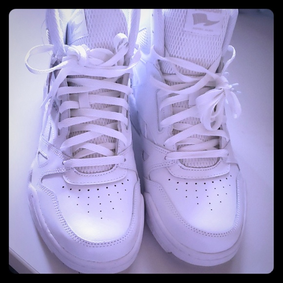 Sneakers - Picture 1 of 4